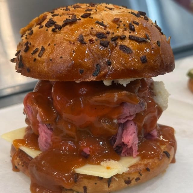 Super 6oz on Onion Roll.